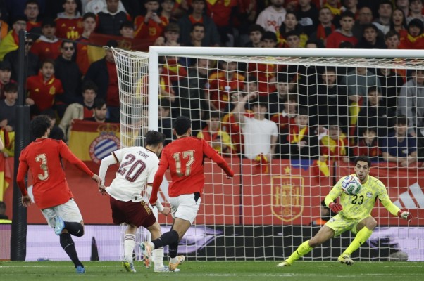 España se queda sin premio en el debut de Joan García y Barrenetxea