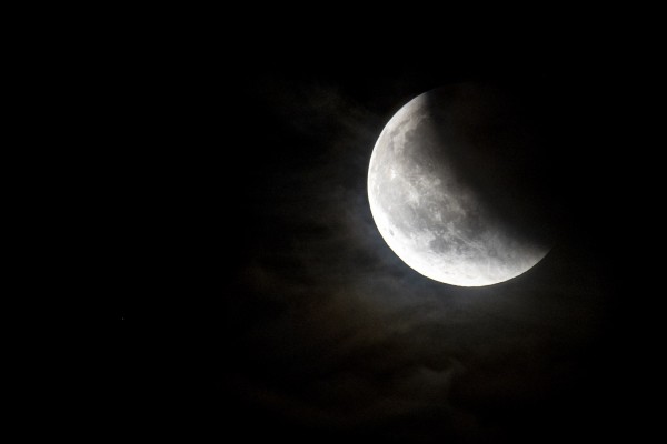 La Luna gana por goleada al Sol: más de 19.000 mujeres toman el nombre del satélite