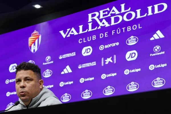 Ronaldo no venderá el Real Valladolid hasta que no deje el legado que prometió