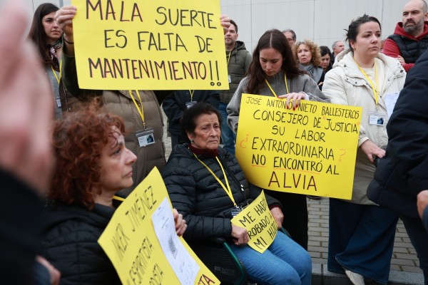 Víctimas de Adamuz se reúnen el 7 de abril con Adif y solicitan concentrarse el 15 frente al Congreso