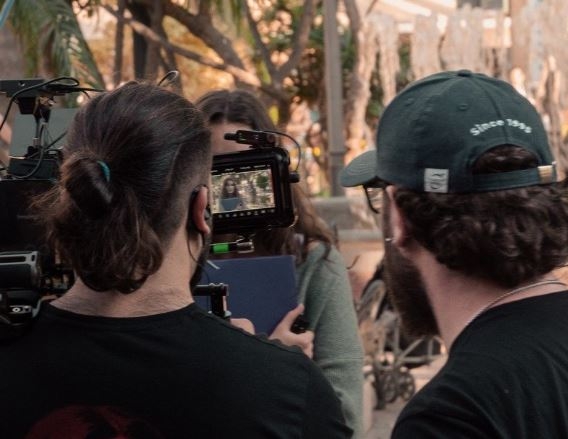 La productora murciana que cabalga a toda velocidad: AP-7 Estudios se inspira en el 'spaghetti western' para un corto