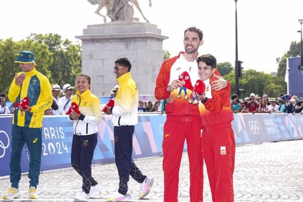La marcha 'despierta' para dar el cuarto oro olímpico y la decimonovena medalla al atletismo