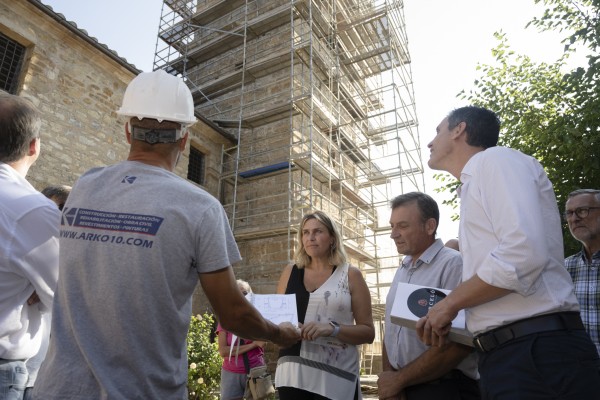 La Diputación firma un convenio con la parroquia de Barracas para recuperar la torre del campanario