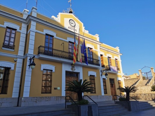 Burjassot suspende temporalmente la concesión de licencias para apartamentos turísticos
