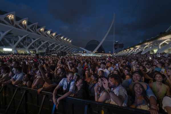 Los vecinos de Les Arts piden al juez el cese de los festivales mientras Torrent les hace 'ojitos'