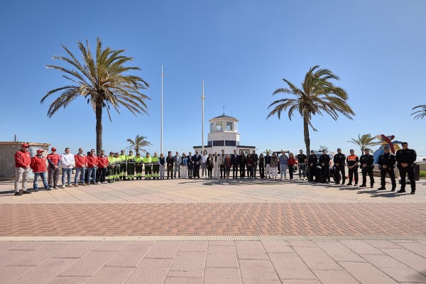 Gandia obri la platja amb tots els servicis en marxa i amb una previsió d'ocupació turística superior al 90%