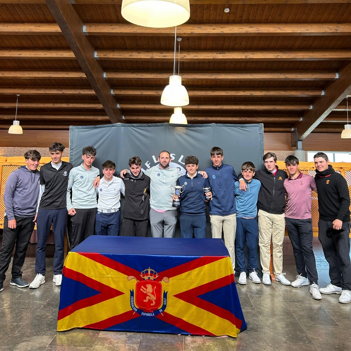 Ignacio Iglesias firma una gesta histórica y conquista el Campeonato de España S18