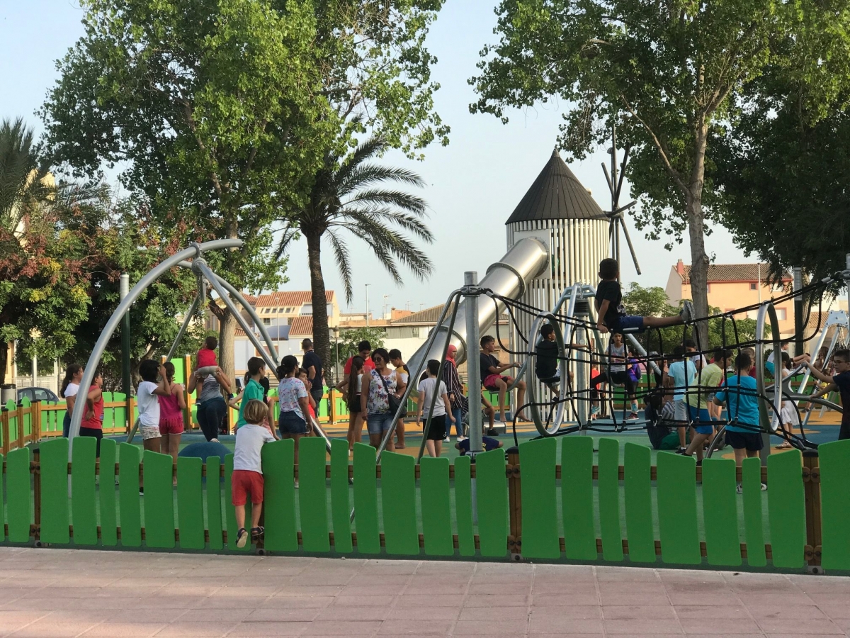 Torre Pacheco licita el mantenimiento integral de juegos infantiles y parques caninos