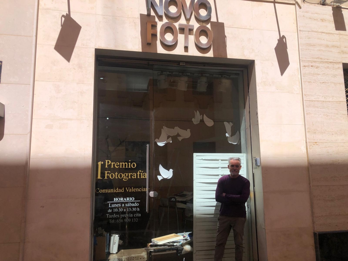 Otro comercio veterano que baja la persiana en Alicante: Novo Foto cierra y cede paso a Infraganti