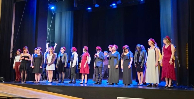 Los niños de la Ópera de San Francisco llenan el Teatre del Raval de Castelló en su gira europea