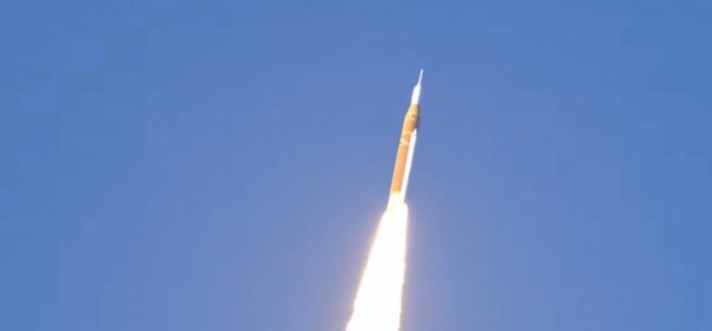 Despega la misión Artemis II que lleva a cuatro astronautas a orbitar la Luna