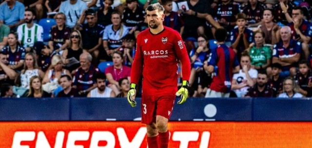 Ryan ya trabaja con el equipo; Etta, al margen en sesión de recuperación