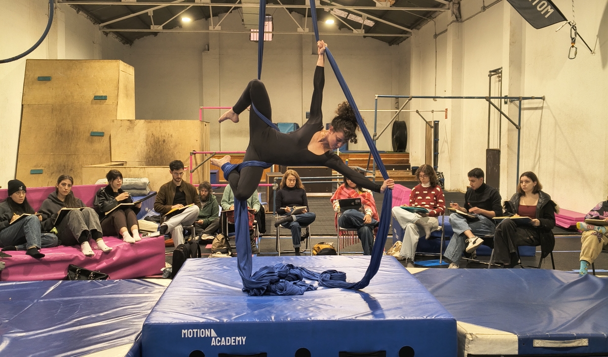 Los clubes de dibujo toman València: “Dibujar juntos nos quita el miedo a la página en blanco”