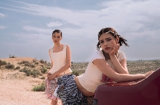 ‘Cristal’, un fotolibro sobre moda valenciana para ponerse frente al espejo