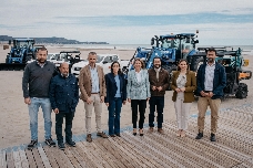 Castelló abre la temporada de playas con el nuevo mobiliario de Ferrandis Salvador y medios de limpieza