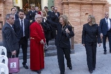 Fotogalería: la Reina Sofía y las infantas Elena y Cristina, en la procesión del Silencio de Cartagena
