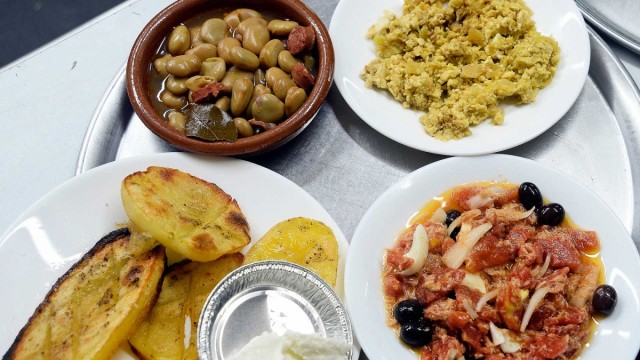 Desde una unidad de patata a 1,40 euros a raciones más pequeñas: Consumur le saca los colores a las barracas
