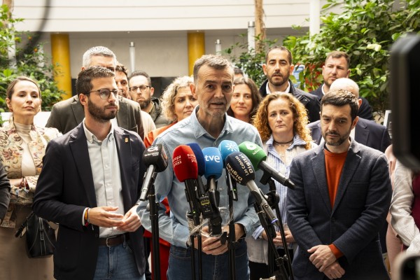 La izquierda evita la división y Podemos vuelve a ir en una lista con IU y Sumar tras la ruptura de 2023