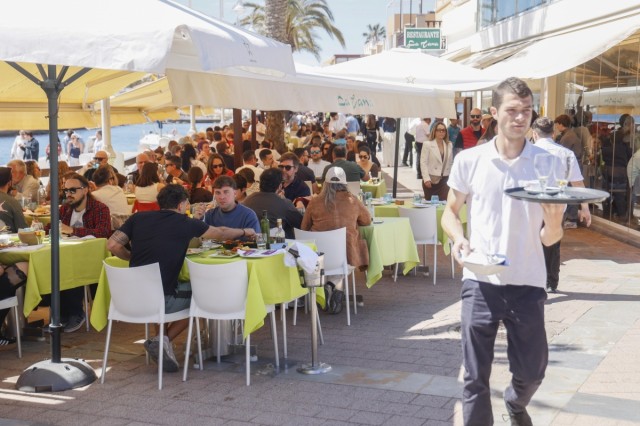 El empleo veraniego coge protagonismo en la Región con hasta 22.000 contratos previstos