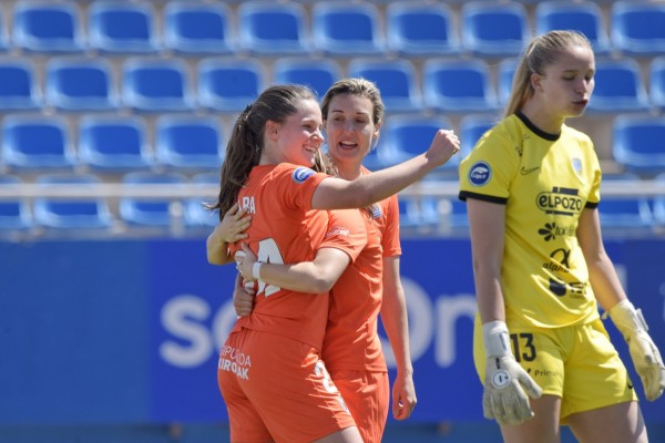 El Alhama, goleado por la Real Sociedad con un 1-5, ya está a cinco puntos de la permanencia en la Liga F