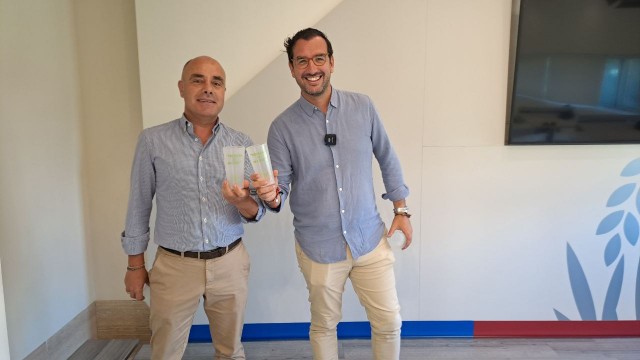 El Ayuntamiento de Elche repartirá 30.000 vasos reutilizables en las fiestas de agosto