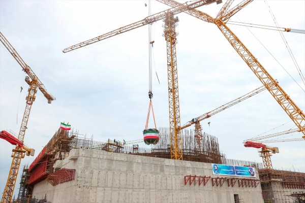 Irán denuncia ataques de EEUU e Israel a la central nuclear de Bushehr y al área petroquímica de Juzestán