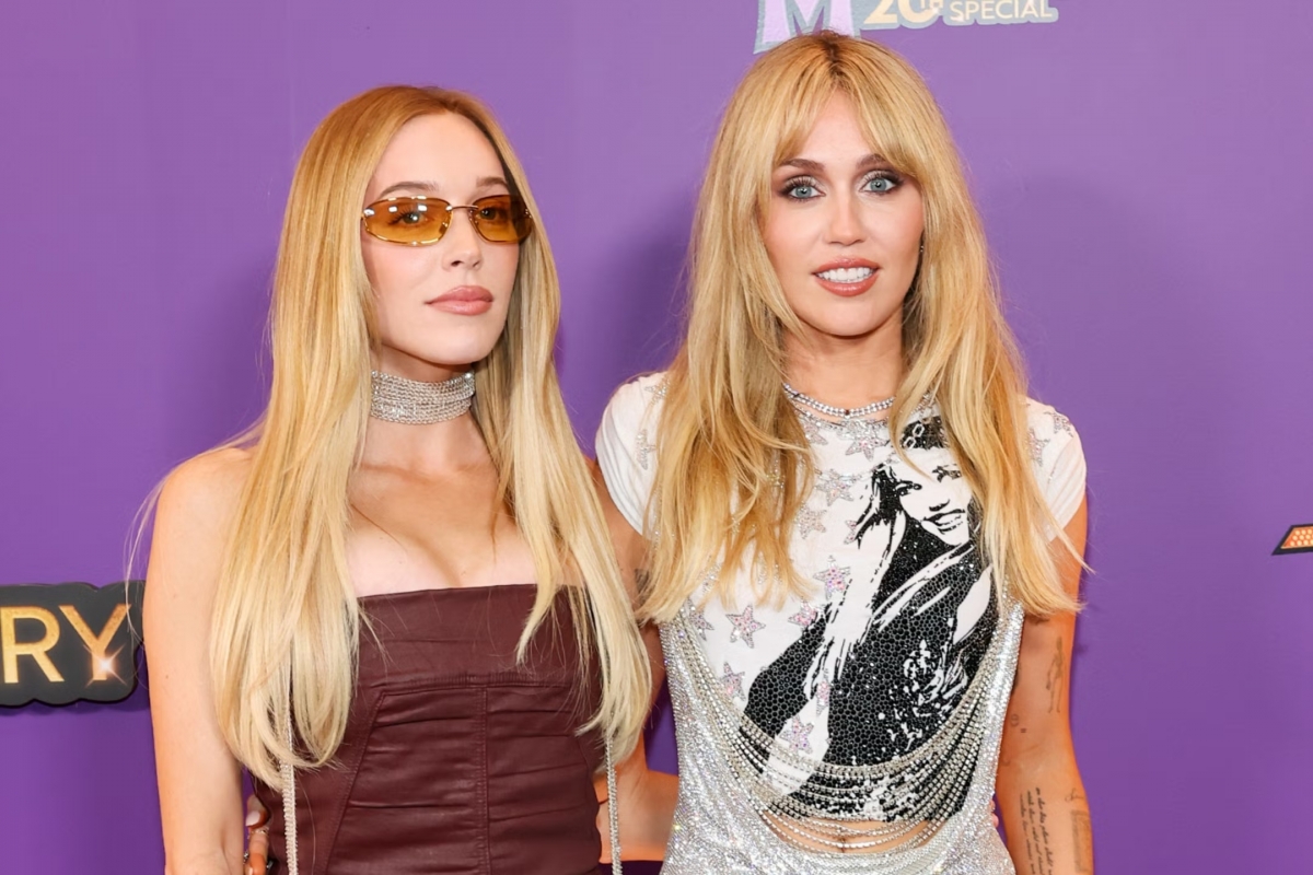 Miley Cyrus junto a Alex Cooper - Miley Cyrus junto a Alex Cooper