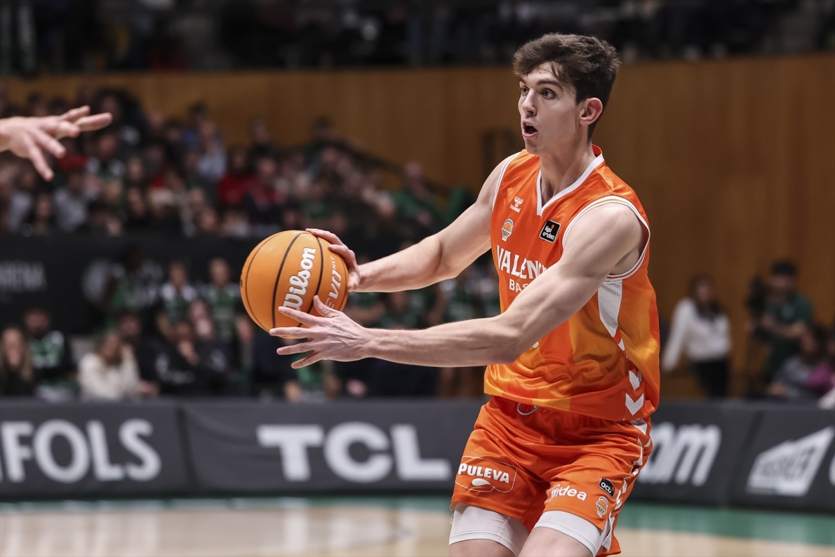 Sergio de Larrea, baja los próximos partidos por una lesión en la rodilla