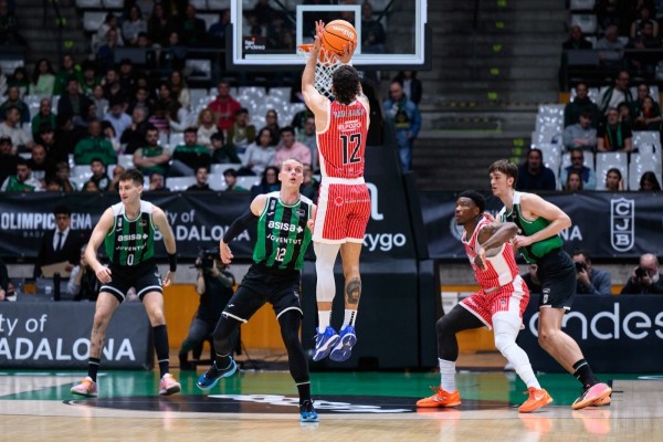 El UCAM CB, muy superior, vence en Badalona para llegar a 18 victorias y enlazar cuatro en la Liga Endesa