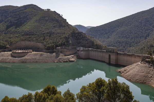 La Confederación Hidrográfica del Júcar acuerda restricciones del 15% para el regadío