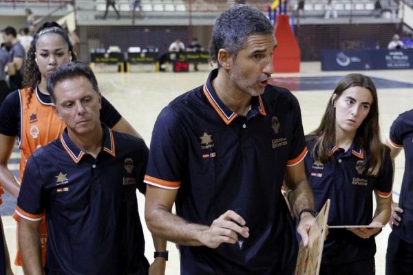Valencia Basket apuesta por la continuidad en el cuerpo técnico de su primer equipo femenino