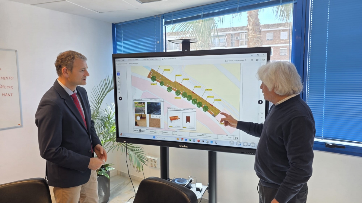 La calle mayor de El Esparragal recibirá un lavado de cara completo: rampas, bancos e integración con la acequia