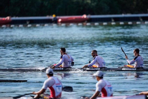 Los K4 de Portela y Craviotto, los C2 y el K2 de Arévalo y Germade se estrenan con pase directo