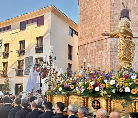 Castelló celebra el Domingo de Resurrección con las tradicionales procesiones del Encuentro en el centro y el Grau