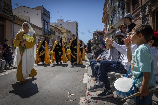 Imágenes del desfile del Domingo de Resurrección de la Semana Santa Marinera 
