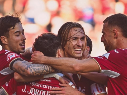 El Murcia confirma su resurrección y logra el tercer triunfo consecutivo con buenas sensaciones