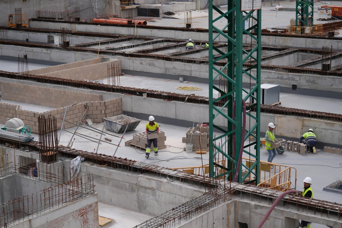 La primavera brilla en el mercado laboral de la Región: baja el paro en 945 personas en marzo