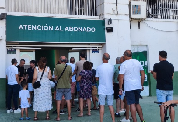 La afición del Elche sigue respondiendo