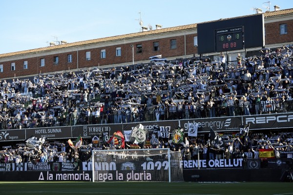 La afición del Castellón prepara el empujón final hacia el 'play off'