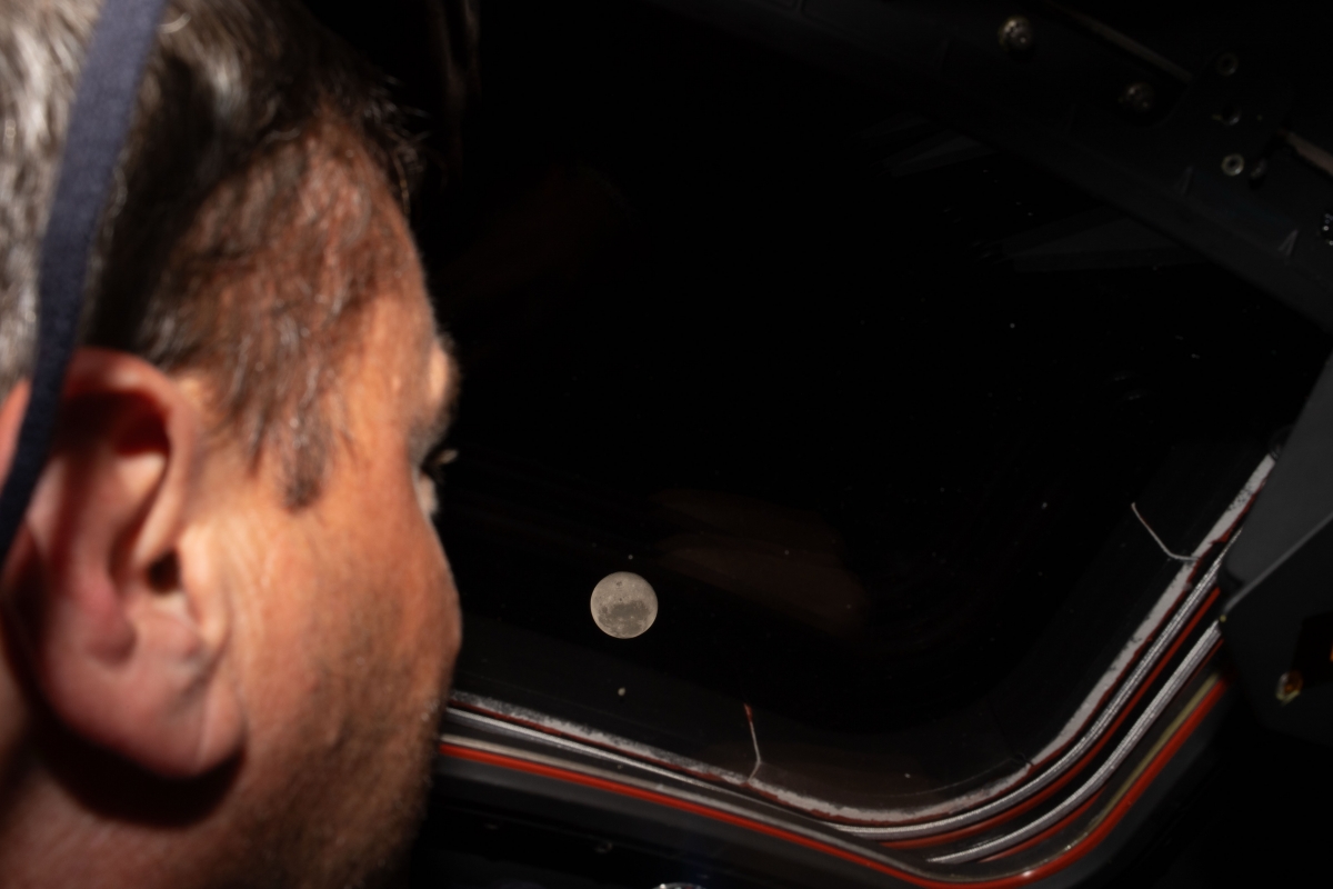 Los astronautas de la misión Artemis II llegan a la cara oculta de la Luna