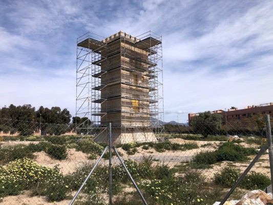 ¿Qué pasa con el BIC de Torre Placia de Alicante? El fin de su traslado, pendiente de otra prórroga