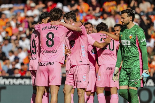 El Valencia suma nueve derrotas y dos empates en sus once duelos ante los siete primeros