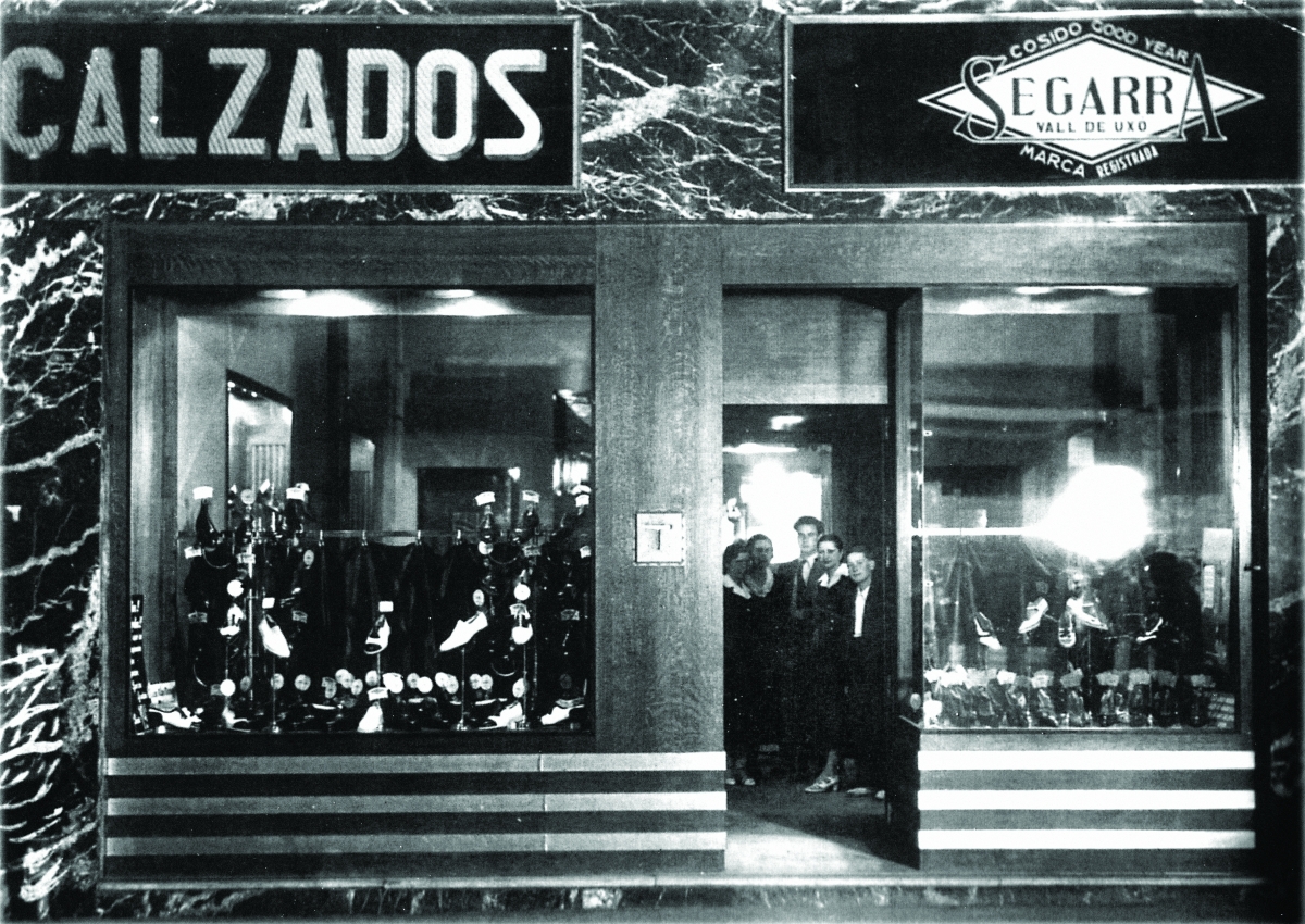 Una de las tiendas de Segarra.