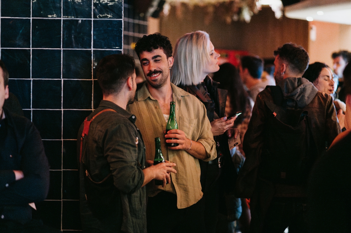 Cervezas Alhambra vuelve con 'UNIVerso Murcia', un encuentro de poesía en torno a la palabra