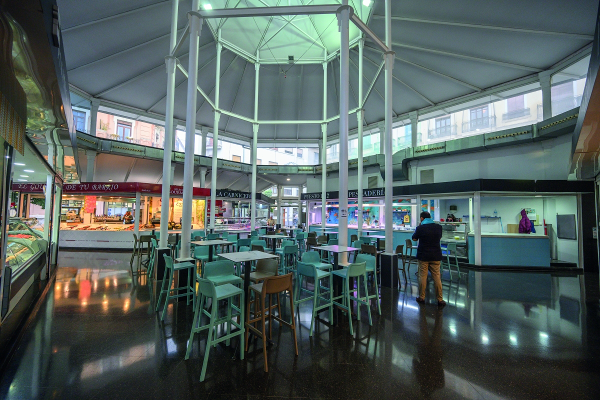 El mercado de Mosén Sorell se ha reconvertido en espacio de ocio.
