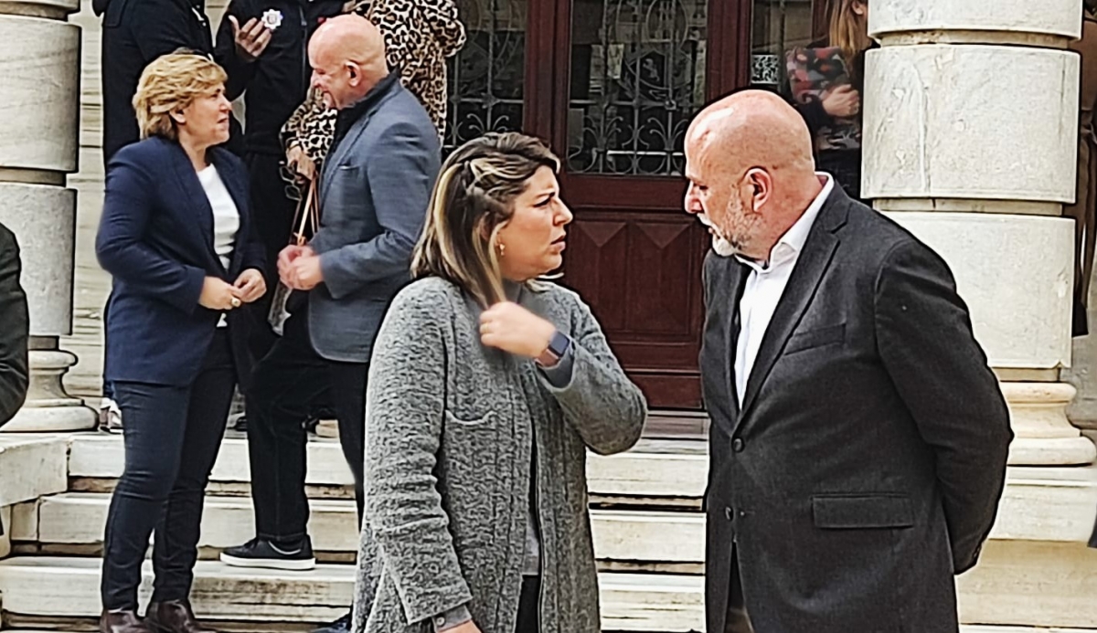 La crisis de Vox coloca a Arroyo entre el cálculo político de las próximas Municipales y el desgaste