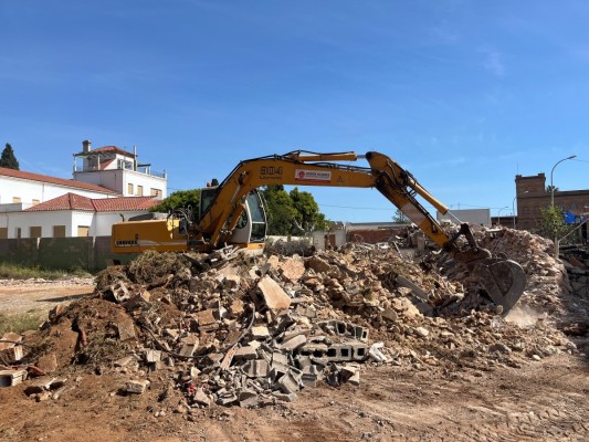 Vila-real ganará 150 plazas de parking en el entorno de La Cerámica, mientras espera que el Consell retome la 'isla sociosanitaria'