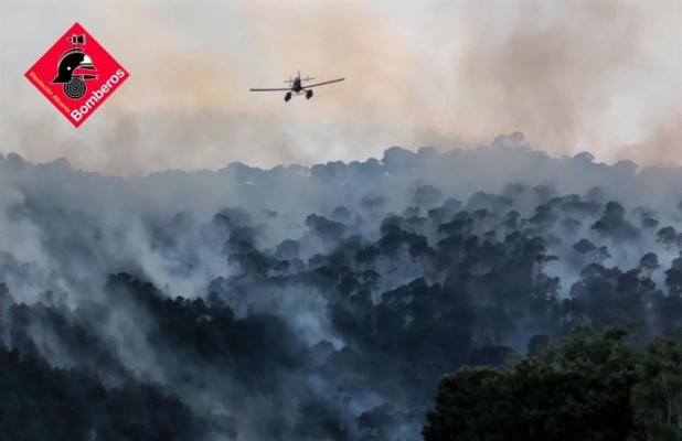 El Seprona investiga el incendio a las faldas del Maigmó, en Tibi, y no descarta ninguna hipótesis