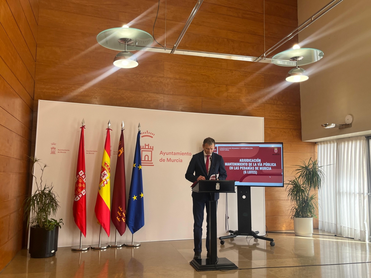 Murcia activa 12,6 millones para el reasfaltado de sus pedanías en plena controversia por el mal estado de las calles