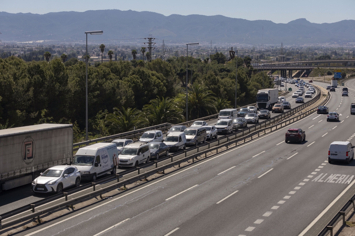 Más de 3 km de retenciones en la A-7 y la MU-33 de Murcia a la altura de Espinardo por un accidente